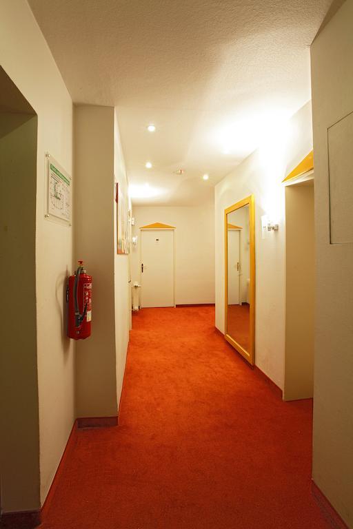 Warsteinerhof By Centro Comfort Кёльн Экстерьер фото